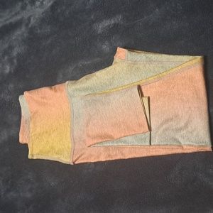 NWOT Beyond Yoga multi colored Leggings.